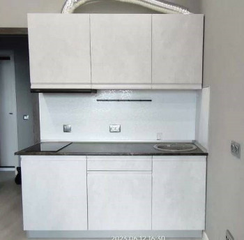Модульная кухня Бруклин 2.4 x 2 м (Бетон белый) в Нерюнгри - neryungri.mebel54.com | фото